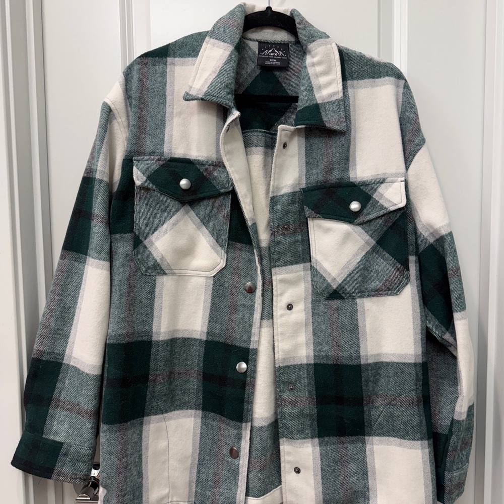 Plaid Button-Up Shaket in Green and Cream